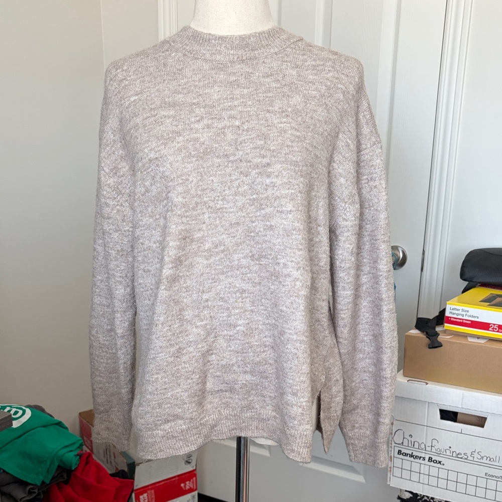 H&M mama beige split hem sweater